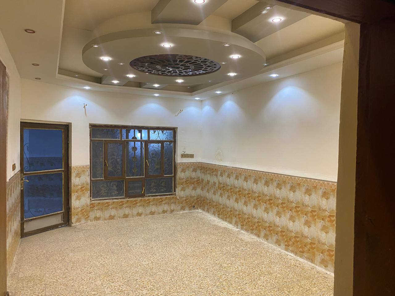 السلام عليكم
متوفر بيت مطلوب مبادره ٨٣مليون 
١٥٠متر بناء طابوق غرفتين نوم هول
استقبال ومطبخ السعر المطلوب ٤٠مليون
تطلوعه ابي غرق  حي المرتضى 
*********** مكتب المرتضى للعقار
