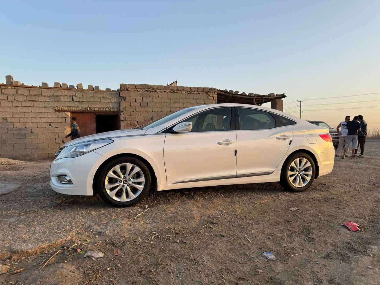 ازيرة مديل 2013 خليجي كفاله من التبديل والحادث سيارة جديده وفول مواصفات مكينه كير حدادية كلها بالكارتون بعدها السيارة جديده ماشيه ١٩٠ الف رقم اربيل بسمي سنويه توها صادرة لل ٢٠٢٩ السعر (١١٥)  مكلف بالنشر اتصل على راعيها واستفسر 
***********
مكاني الشطرة
