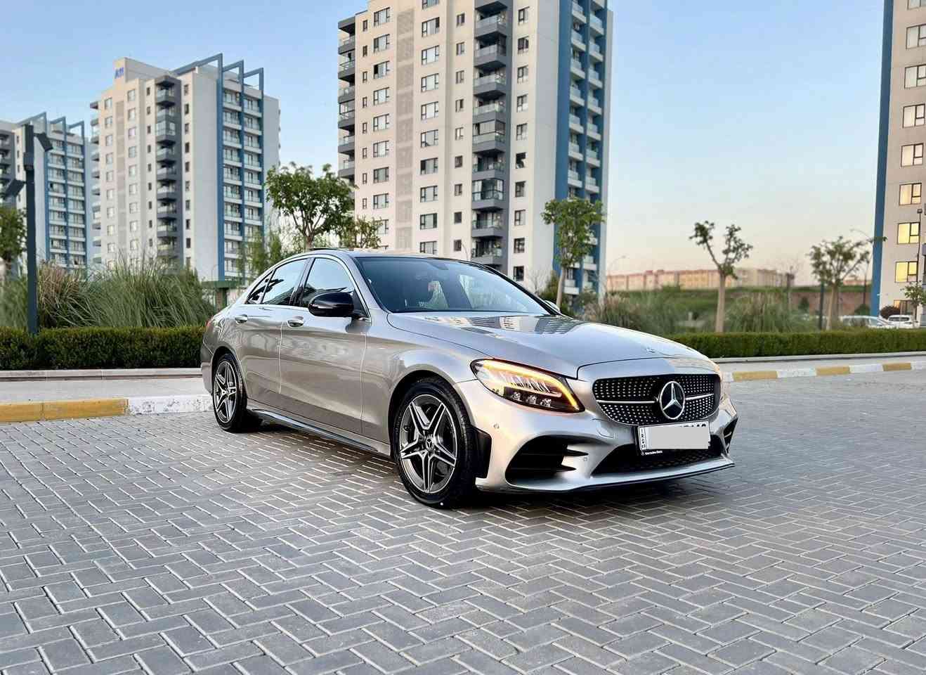 بسم الله///

Mercedes benz-C300-AMG
🗺️🗺️مكان السيارة بغداد حاليا🚘🚘
💎اللون//شمباني (مميز)🎖️🎖️
💎الموديل(2020)..
💎عداد المسافة// (٤٠ ألف)..
💎رقم السيارة (اربيل) الدولي..

☑️☑️مواصفات وتفاصيل السيارة 👇👇
**بانوراما عله طول السقف(أسود)..
**المحرك//2.0لتر توربو -4سلندر.
**ناقل حركة(9نمر)..
**عدادات ديجيتال متغيرة(3)وضعيات..
**شاشة معلومات وسطية(حجم كبير).
**تحكمات كاملة بالستيرن☑️
**جامات نظام الفوتو(بلادي شركة)..
**نظام ملاحة (Navigation)+(Car play)..
**حساسات امامية وخلفية+كاميرا خلفية(HD)..
**مقاعد جلد اسود ودشبول مطعم بالصاج ..
**نظام تثبيت السرعة مع رادارات أمامية وخلفية وجوانب.
**تشغيل بصمة مع نظام دخول ذكي لجميع الابواب.
**تدفئة ستيرن+أنارة محيطية (64لون)..
**بصمة ابواب مع الجنطة بصمة فتح وغلق كامل..
**كشنات الامامية تدفئة مع نظام خزن (ميموري)..
**كشنات الأمامية كهربائية .
**صندوق كهرباء+(5أنظمة قيادة).
**لايتات ليد (٨عدسات)+بك لايت ليد
*شحن وايرلس(Auto).
**سستم سماعات برومستر.
**نظام auto stop+auto hold.
**هيكل (AMG)بلادي شركة..
**ويل كب حجم (١٨)مع تخم تايرات لوك..
💬عدة ألاسعافات وجنطة كتلوكات مع تخم (ستدات)وجك مع المفتاح كاملة..

⚠️⚠️السيارة حادثه فقط بداية البنيد ومصبوغ عله كد شبر بدون دواخل وشاصي بشرط والايرباكات كوله سليمة وبيه باب السايق كلير من امريكا وصار بيه طخة بالعراق ابو لستوته وتبدل جاملغ سايق وانصبغ فقط ومسويله بوليش وتشميع☑️☑️

💬.السيارة بدون أي خلل كير ومحرك وحداديةبشرط انطيك اياه وبدون أي خلل صفر مسج ومسويله سيرفس كامل دهن وفلاتر شركة وبطارية جديدة وتخم تايرات جدد عله وضع شركة السيارة جديدة لوك..
💬السيارة هزة وفحص جديد وسنوية محوله بسمي ثاني يوم احولك☑️☑️
السعر💸💸
📞📞رقمي لجاد بالشراء (***********)🌹🌹
