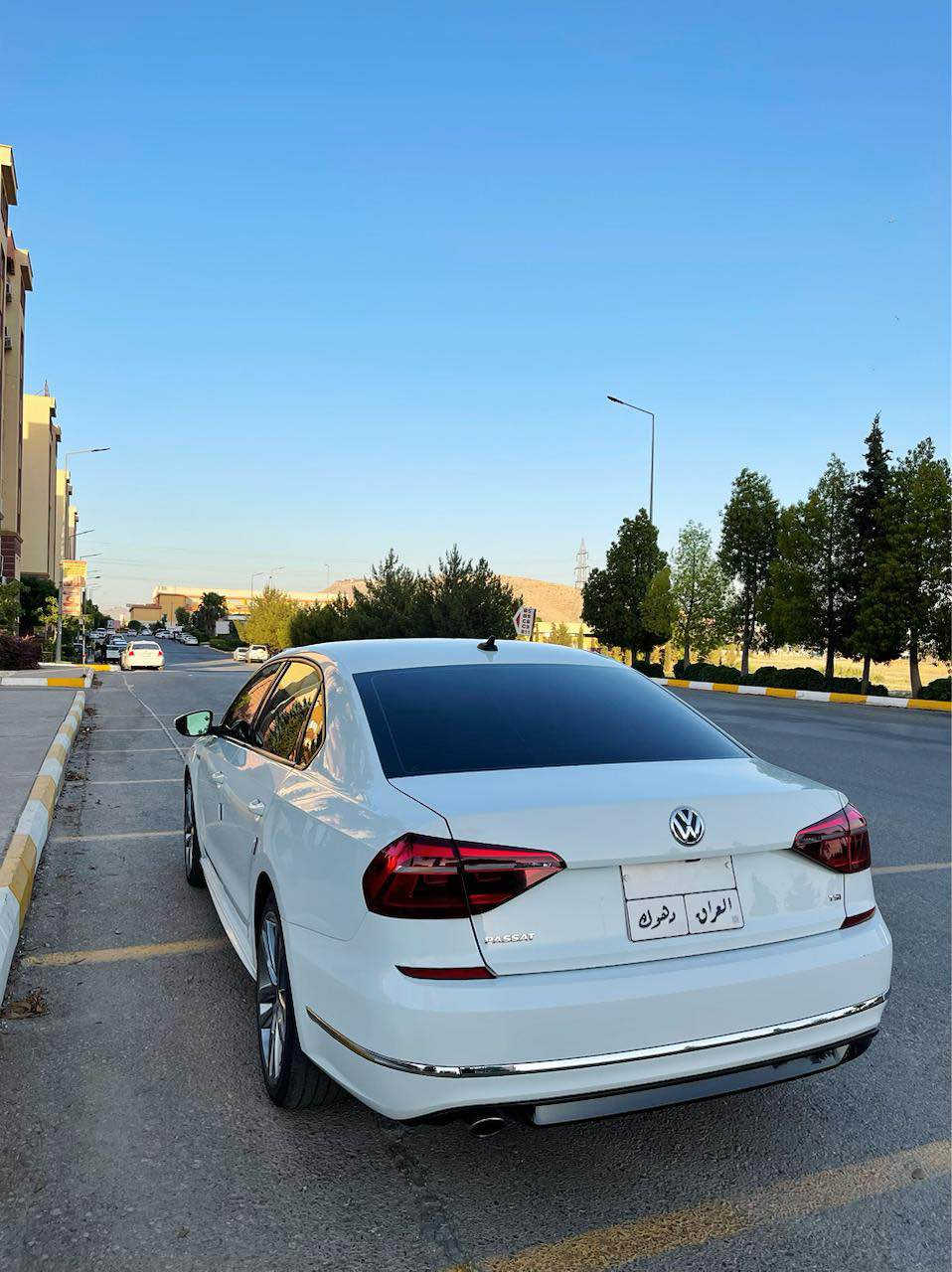 Volkswagen Passat 2018 R line
فولكسواكن باسات ٢٠١٨ كلين تايتل 
مواصفات r line 
كوشنات جلد + تدفئة + كهربائي
رادار أمامي و خلفي و جانبي 
شاشة كبيرة 
سيارة  بدون دعم بدون صبغ كلين تايتل فقد تعديل واحد 
محرك و كير ب شرت مو مفتوح 
ماشية :96000 mile 
سعر : 146 ورقة و مجال بسيط
رقم :***********
مكان سيارة : دهوك دهوك, العراق
