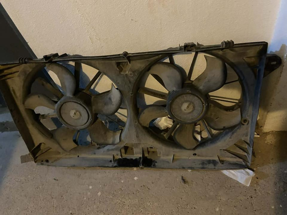 زوج لايتات فورد F150 موديل 2016
وزوج لايتات موديل 2020
ومراوح موديل 2020

كلهم بسعر 200 الف 
للتواصل ***********
***********
