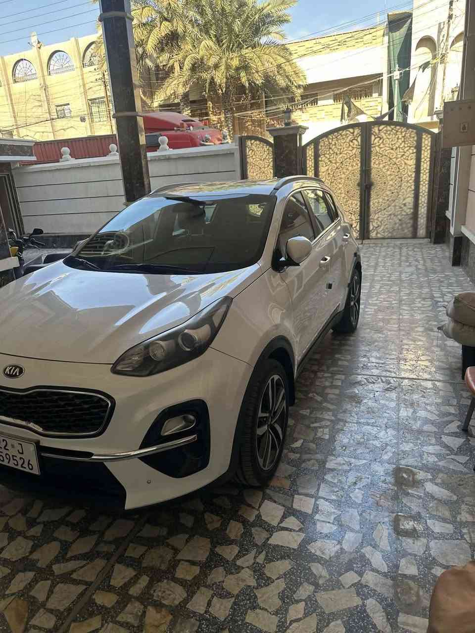 سلام عليكم
سبورتج 2020 رقم اربيل
خليجي مكينه 2000 دوش
كفاله السياره من مكينه وكير والتبديل والصبغ
بيهه بارد ع كد شبر بل باب الخلفي جهت السكن سياره جديده بمعنه الكلمه
بصمه.  +  تشغيل عن بعد
تحكمات استيرن 
تبريد قطعتين
مري شفط
اشاير مري

العنوان المدينه الاورفلي 
السعر 200

‭0780 229 2222‬
