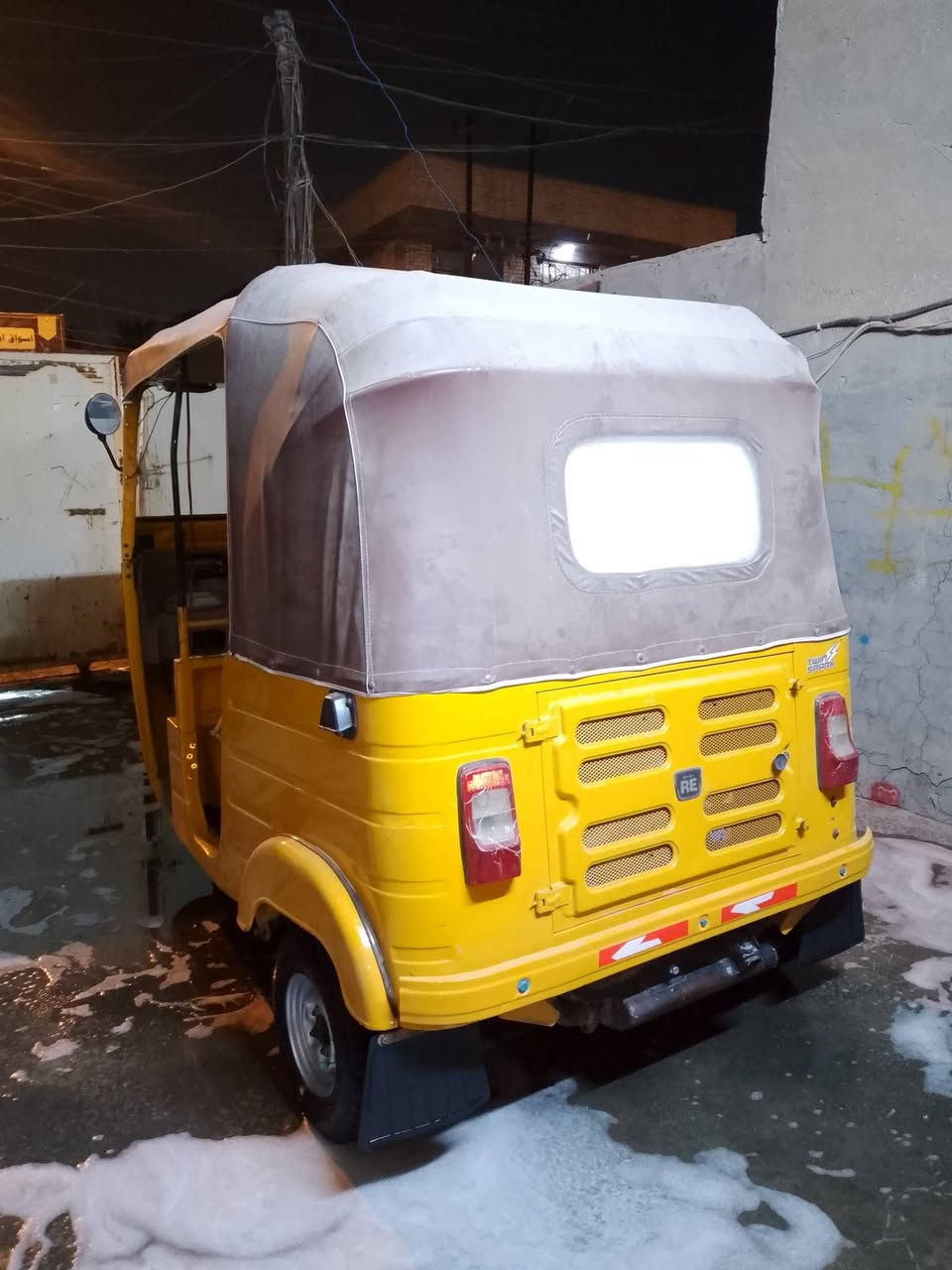 سلام عليكم ٢٠ رقم سنويه التكتك خير من الله   لسعر ٧و١٠٠ وبيهه مجال فقط للدوس مكان زعفرانيه رقمي***********
