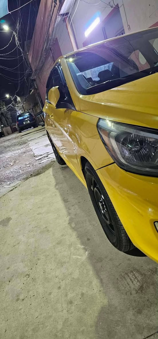 السلام عليكم
اكسنت مضلع 
رقم بغداد 
موديل 2014 
بسمي مشروع وطني  
ارقام جديده. انكليزي 
هيئة غرامات صفر 
شرط التحويل. 

الضرر بوند مبدل وجاملغ يسار امامي بدون دواخل 
محرك شرط. 
كير جديد صارلو سبوع 
نوزلات جدد 
سلف جديد. 
عقل جديد 
منضومه بانزين كامله جديده
طخم امامي خلفي 80 /100
مواصفات. تحكم ستيرن 
جام كهرب 
مري كهرب 
لايت زينول ماخذو. ب 90 الف الله شااهد بلعافيه ع ياخذها 
بلاجكتور ابيض ثلجي 
السيارة بسمي. 

مكان السيارة موصل جانب لايمن. 

السيارة ماتحتاج بس ستر الله.
السعر 95 وبيها مجال للشراي
رقم التليفون. بي واتساب 
***********
