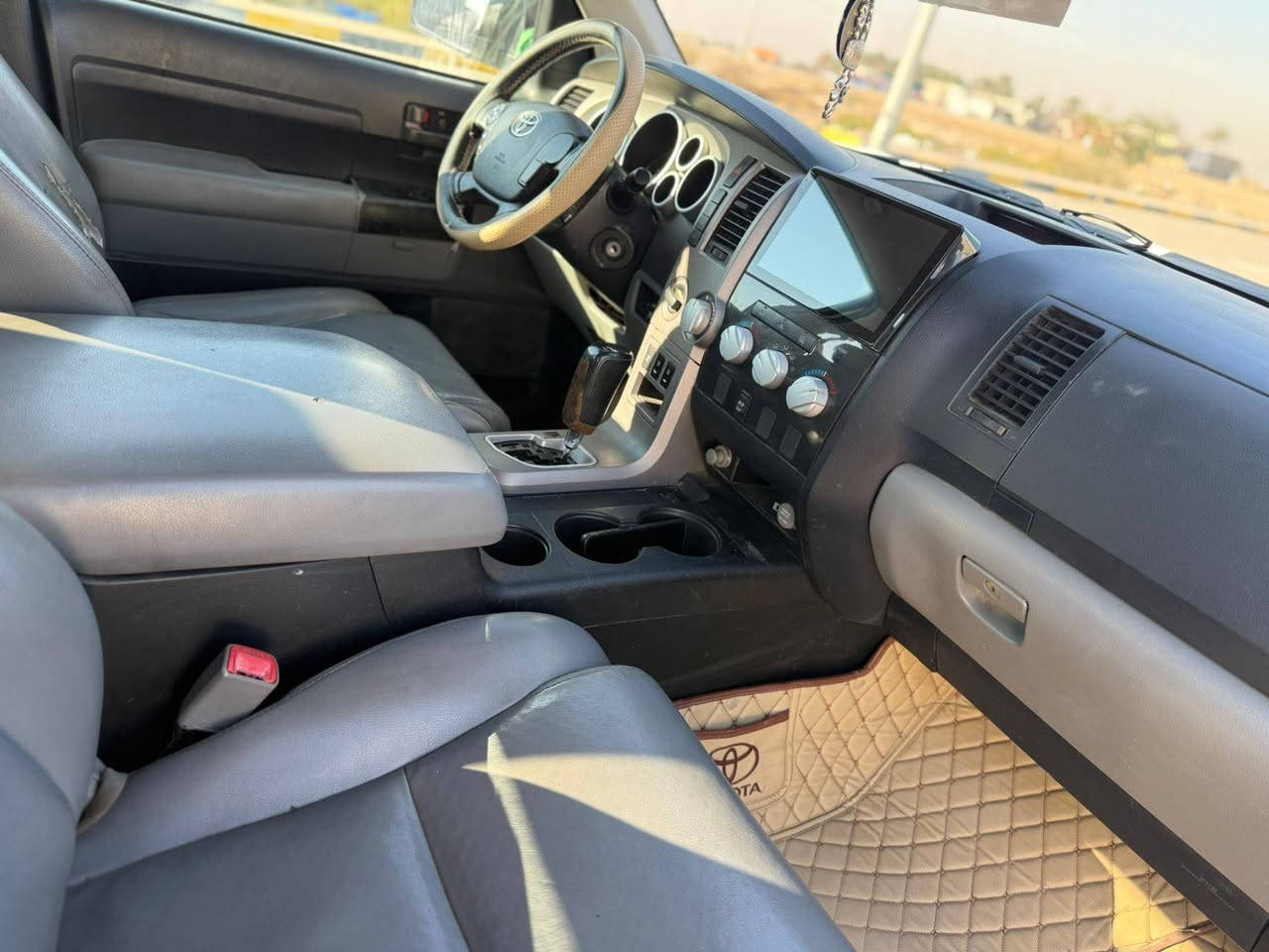 للبيع تاندر موديل 2013   محرك 5700/ , لكزز/ سيارة هزة ورقام جدد تحويل وكاله لسيارة بيه 3 قطع صبغ بدون دواخل / سيارة عليه ادامة كامله / السعر 147 مجال قليل مكانه قضاء الصويرة اتصال/ ***********
