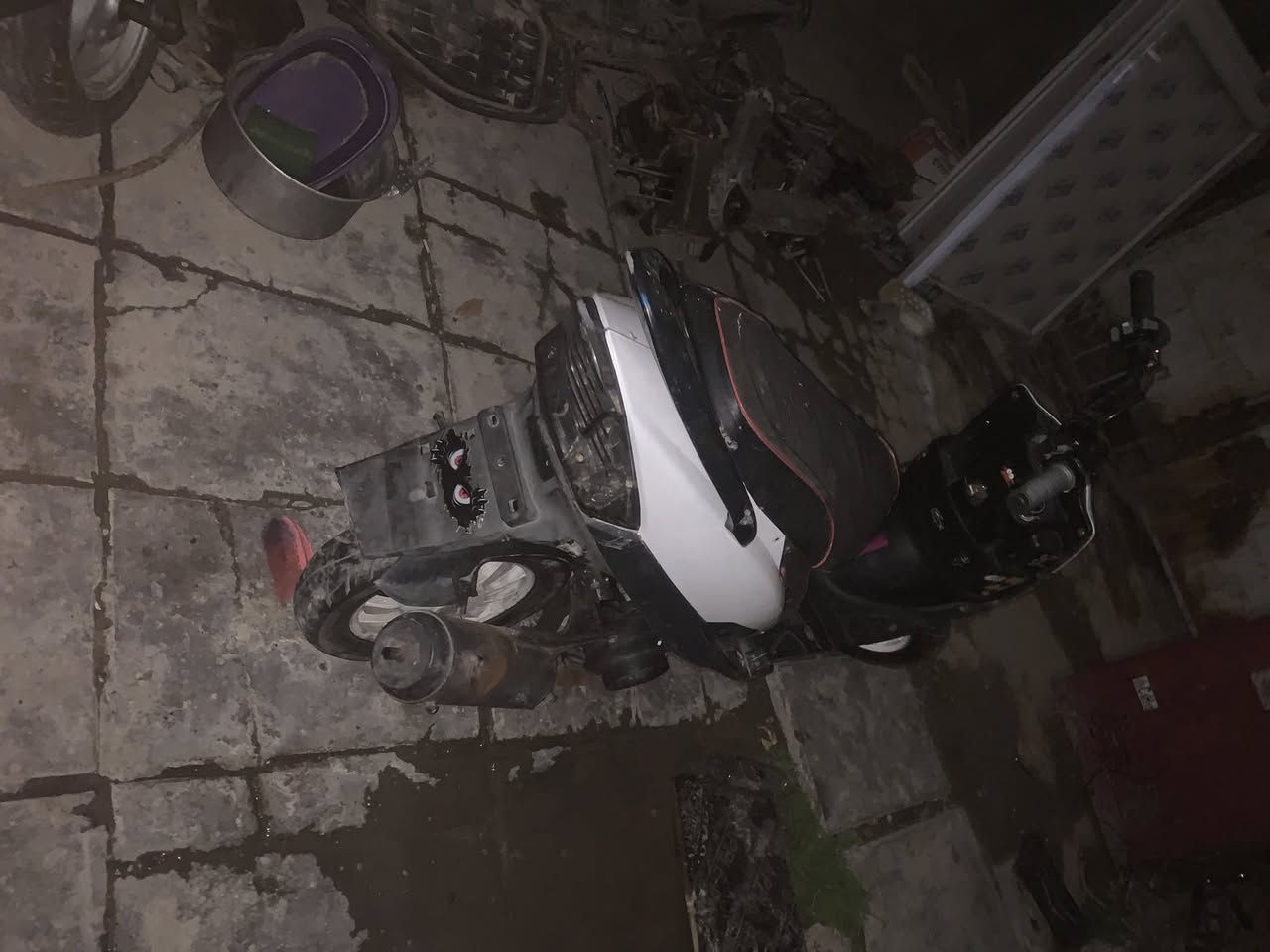 ‎400وبيها مجال بسيط :***********وتساب وفيس متواجد
