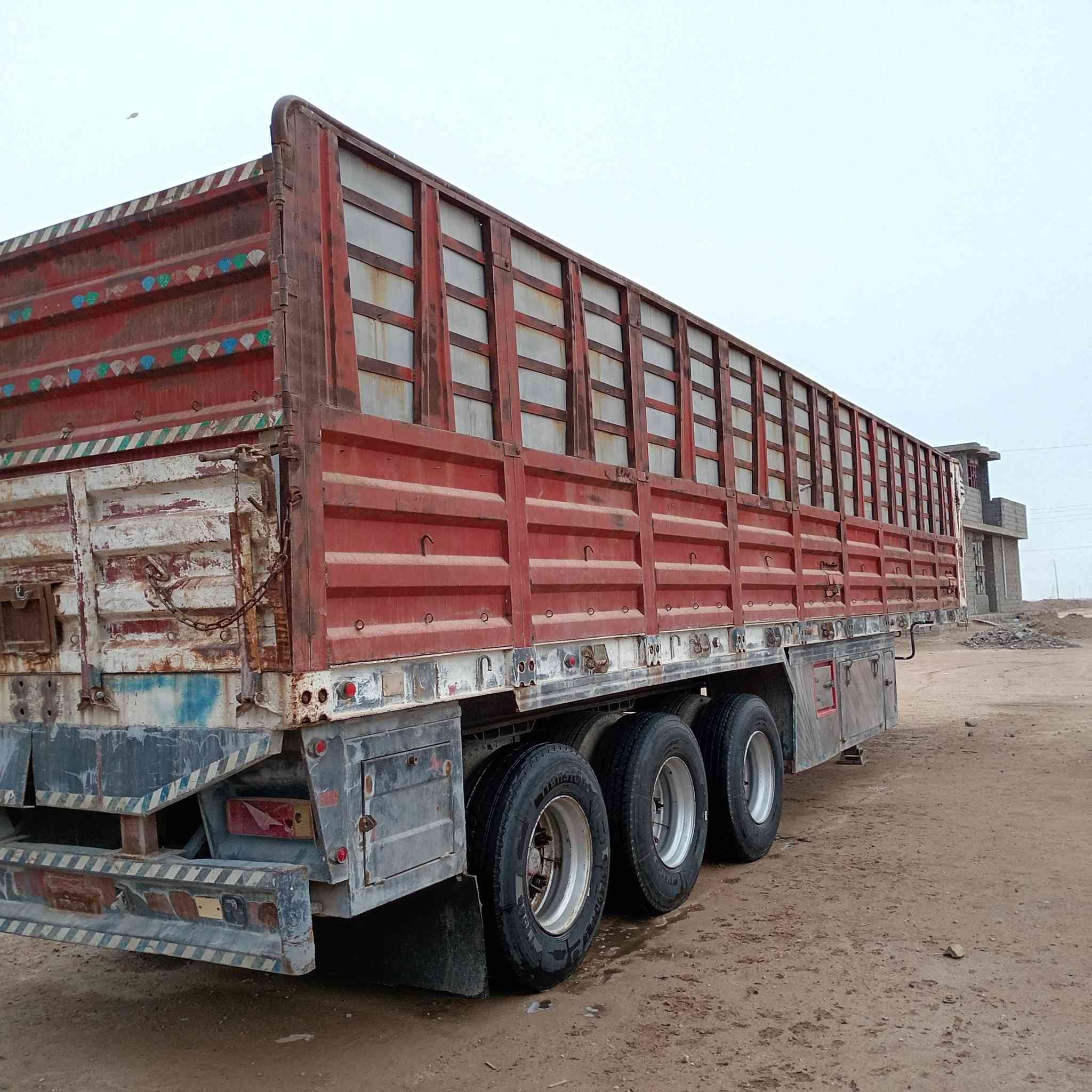 سلام عليكم عربانه لبيع شاصي 16حدادي دناكير 16مربع طول 12ونص اتصال ***********
