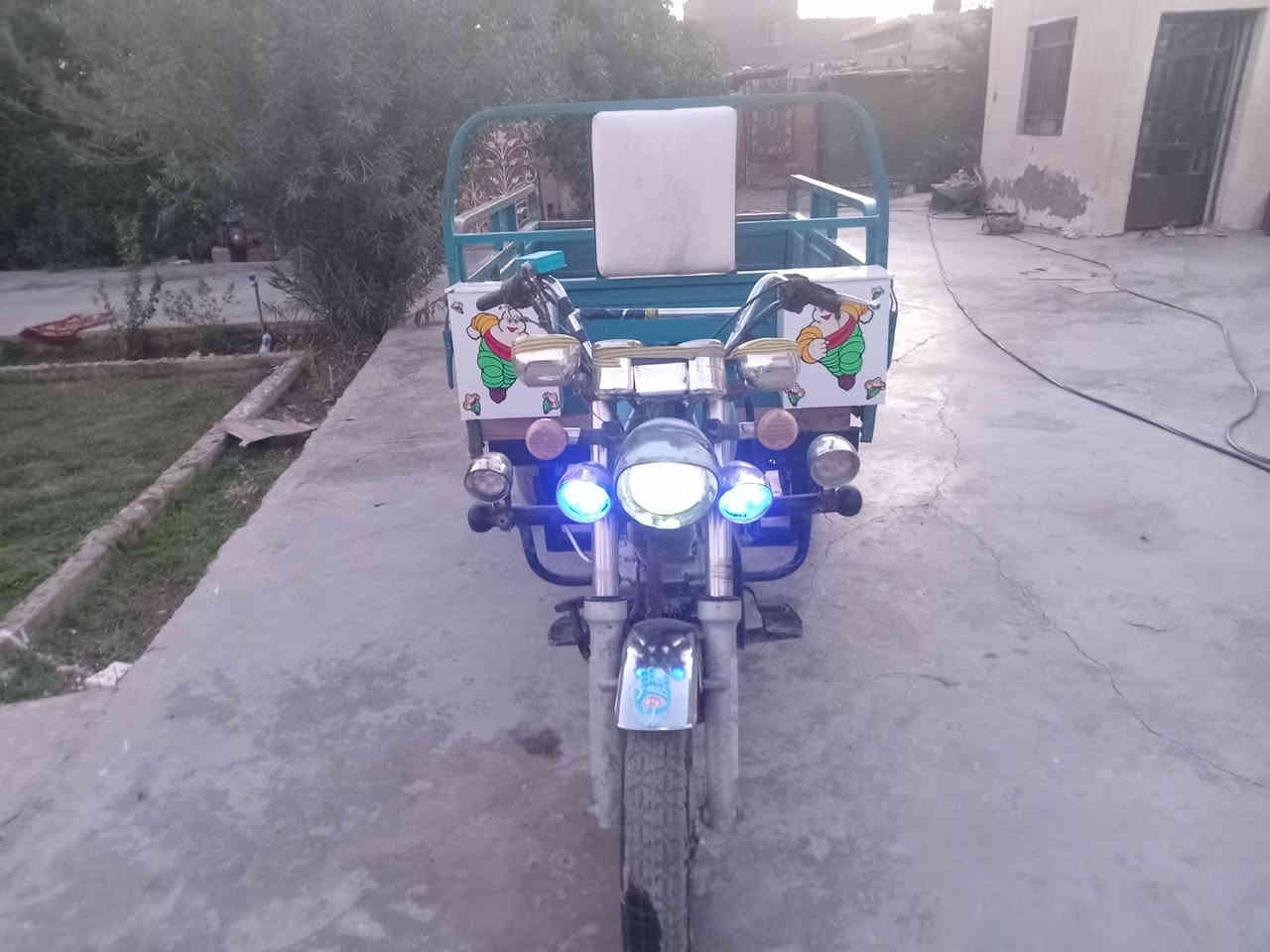 ستوته للبيع 20019مكاني صويره قرب فلكه الزعيم السعر مليون ونص وبيها مجال ***********
