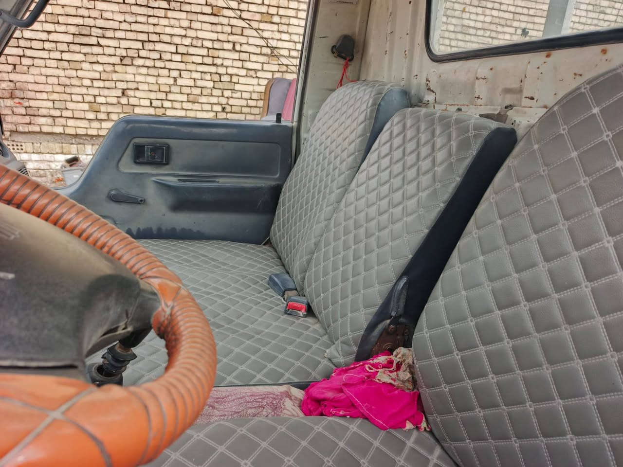 السلام عليكم تيوتا حمل مكانها بغداد موديل 93 رقم المثنى راعيها موجود تريد تحويل ثاني يوم رايدها 28 ورقة للاستفسار ***********
