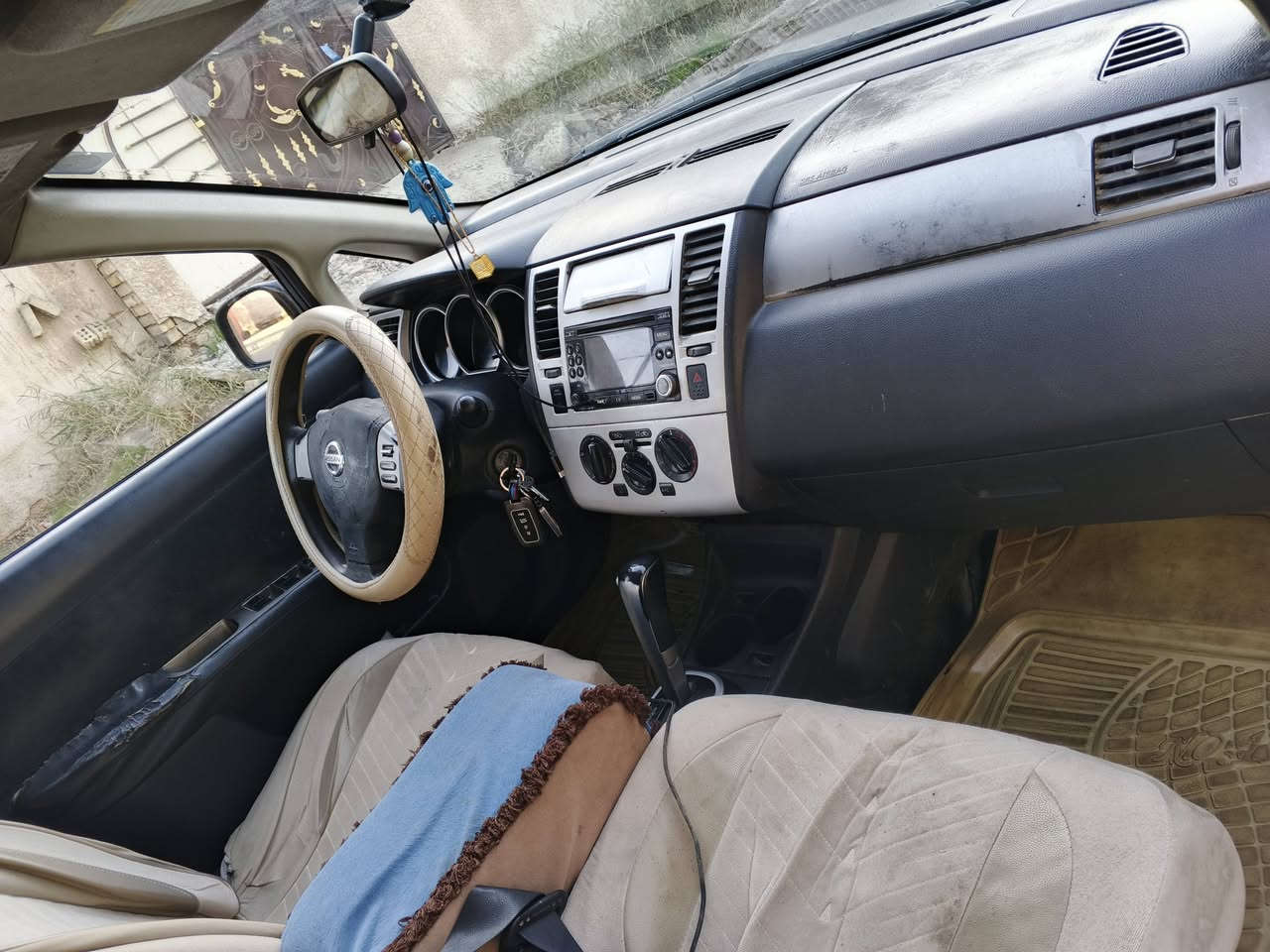 السلام عليكم فيروسه 2010
بغداد باسمي سنويه وهزه جديده

كير مكينه جدت
مكينه 1800
تخم تاير جديد 
صدر جديد 
تبريد دافئ جدت 
حادثها باب خلفي فقط بدون دواخل
سياره جاهزه كبل للشارع 
سعر 65 بيها مجال الطيبين
بكاني بغداد الشعب 
***********
