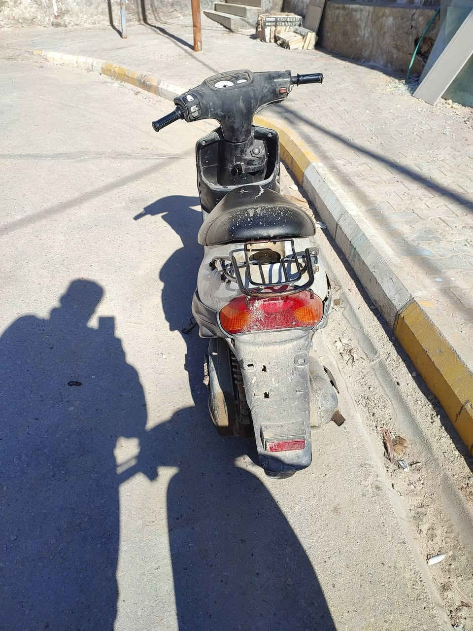 سلام عليكم دراجه بيجي فحل ياباني دراجه صاله شهر بالباب واكفه ابيع كوم حديد ب١٥٠ قفل لا تعاملني ولا اعاملك مكاني رميثه أو مراوس بكير واطي فرق حتى لو كلك
***********
