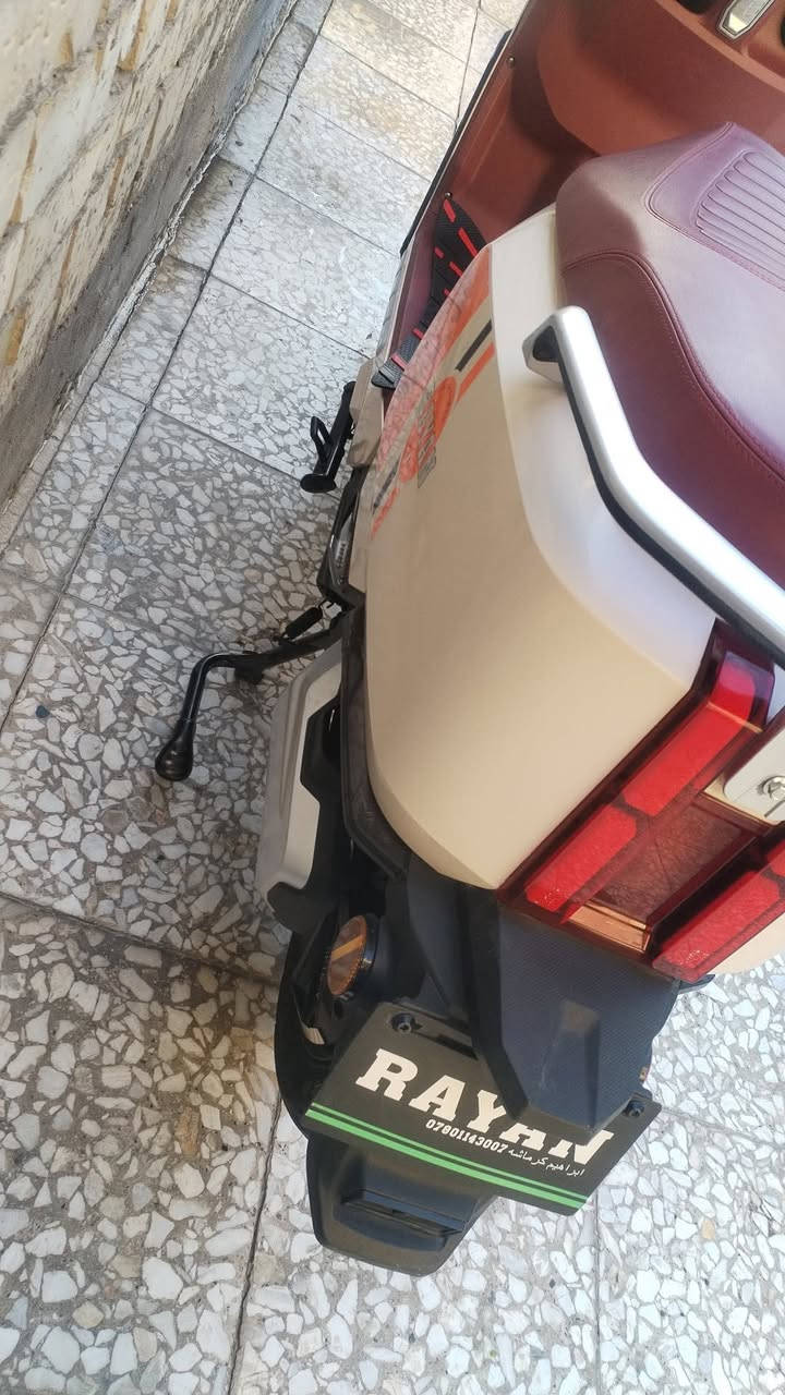 سلام عليكم دراجة شحن استعمال قليل مكفولة حتة من الشخط موصفان معروفة من شركة فوجي جديدة لوك سعر مليون وخمسين مكان بغداد الجديدة *********** او مراوس صاعقة ريان
