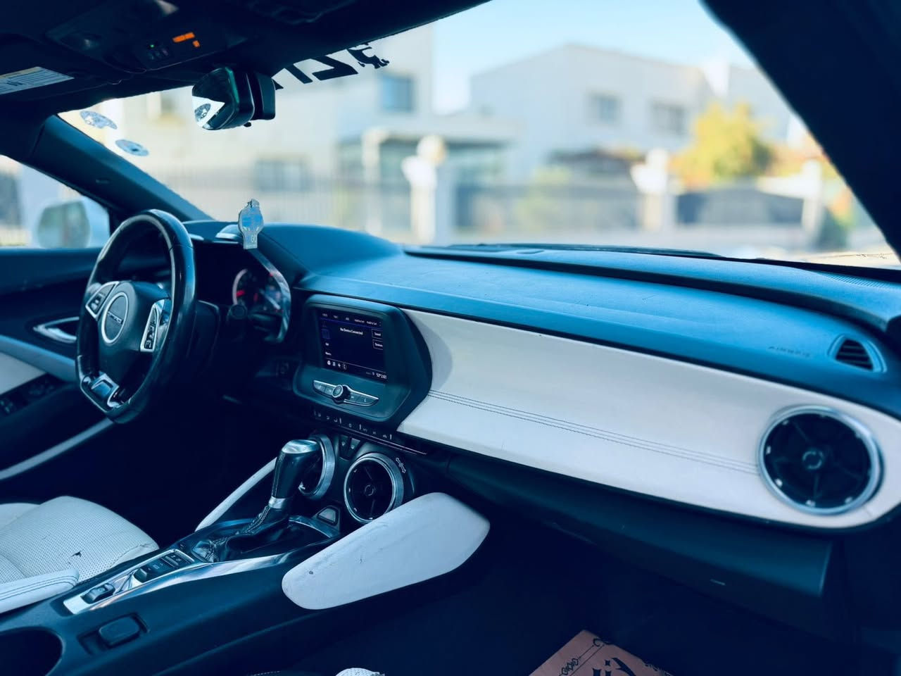 السلام عليكم للبيع كمارو 2020 فول مواصفات رقم اربيل ماشية 90 الف
محرك 4 سلندر تيربو 

فتحه 

عليها شوته KN رياضي وكاج كان اويل 

حادثها صبغ 3 قطع وقطعه كلير امريكا صور الحادث بالمنشور بدون ايرباك بدون شواصي 

مكان السيارة بغداد 

للاتصال//.   ***********
