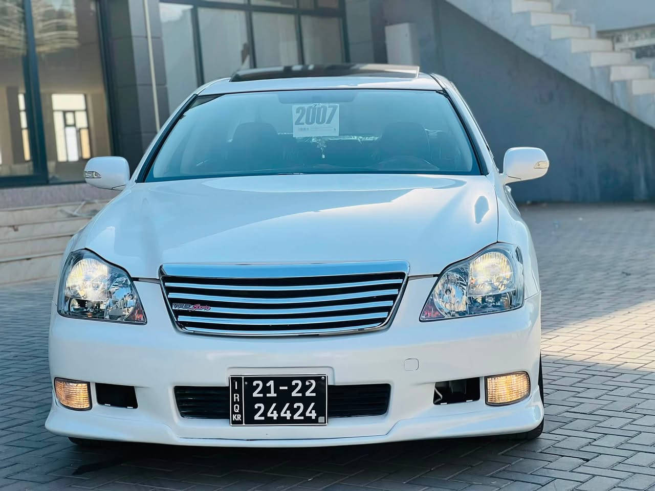 شاهینە ساق 2007
گێڕ کەورە مەکینە بچوک 
ناوڕەش ساج سوور 
فوول .
جڵد هیتەر
سڵایت.
ئاوێنە ئیشارەت 
دنگەی ئستیل
بێ دووگەڵ
سێ دووگمە  
کامل مەسرەف .
ساردوو گەموو بریکی بەسراوە .
تەقەو ڕەقەی نییە .
دوو پارچەبۆیاخی ئەورووپایە
سعری 77گەڵاو مەجال.
***********.
***********سەیسایەق
