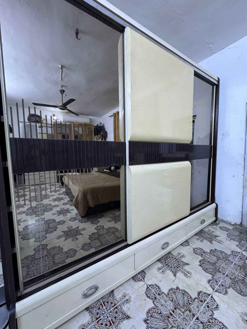 غرفه تركي للبيع السعر 700 وبيه مجال العنوان بابل المركز م  ***********
