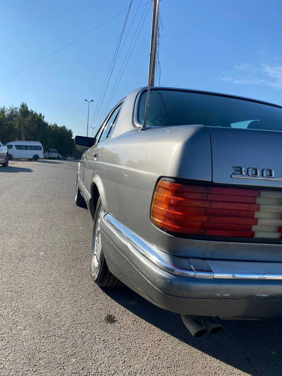 السلام عليكم من رخصه الادمن المحترم مارسيدس رىاسي للبيع موديل 90 بدون ضربه ولامعجون مكينه بلاد غرفه نضيفه قواعددبلات سليمه رقم انجليزي بسمنه السعر 70 وبيه مجال قليل حق الجية هاتف ***********
