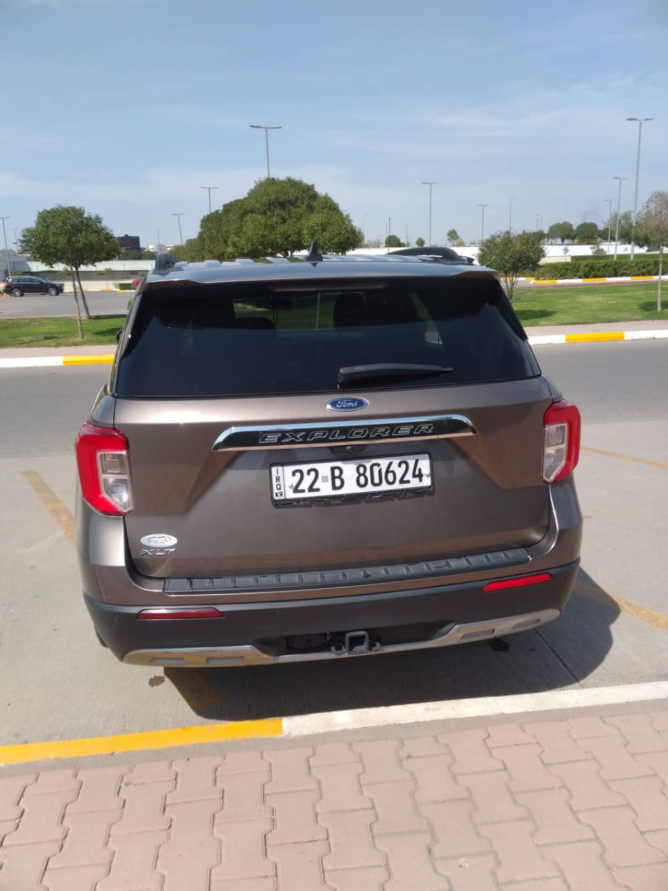 السلام عليكم فورد اكسبلور موديل 2021 مواصفات XLT 
حجم المحرك 4 سلندر توربو كشنات VIP عدد المقاعد 7 بصمة تشغيل بصمة ابواب صندوق كهربائي كشنات جلد تدفئة رادار امامي تحديد مسار حساسات خلفية + كاميرا كير ماوس اوتو هولد تشغيل عن بعد هاند بريك بصمة  
السيارة جاهزة ومابيها اي نقص 
للاستفسار التواصل على هذا الرقم موجود واتساب ***********
