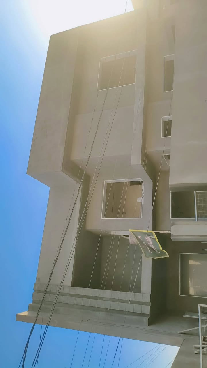 السلام عليكم جزه من الشغل
البخ جص وسمنت شغل درجه اولى فول 
كرسته وعمل او بس عمل مكان الديوانيه 
الاستفسار تصال بل رقم ***********
