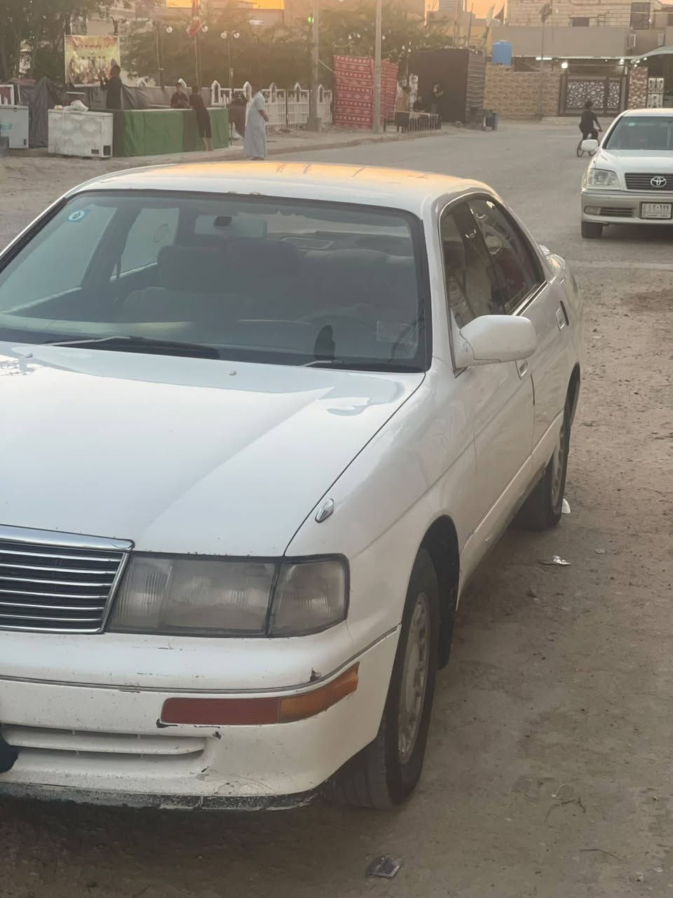 السلام عليكم بطه موديل 95 رقم جديد انكليزي باسمي سنويه 30 السياره حلوه كير مكينه تخم تاير بيها مكانات بيها صبغ بدون ضربه سعرها 52 وبيها مجال بسيط رقم راعي السياره *********** بصره ام قصر
