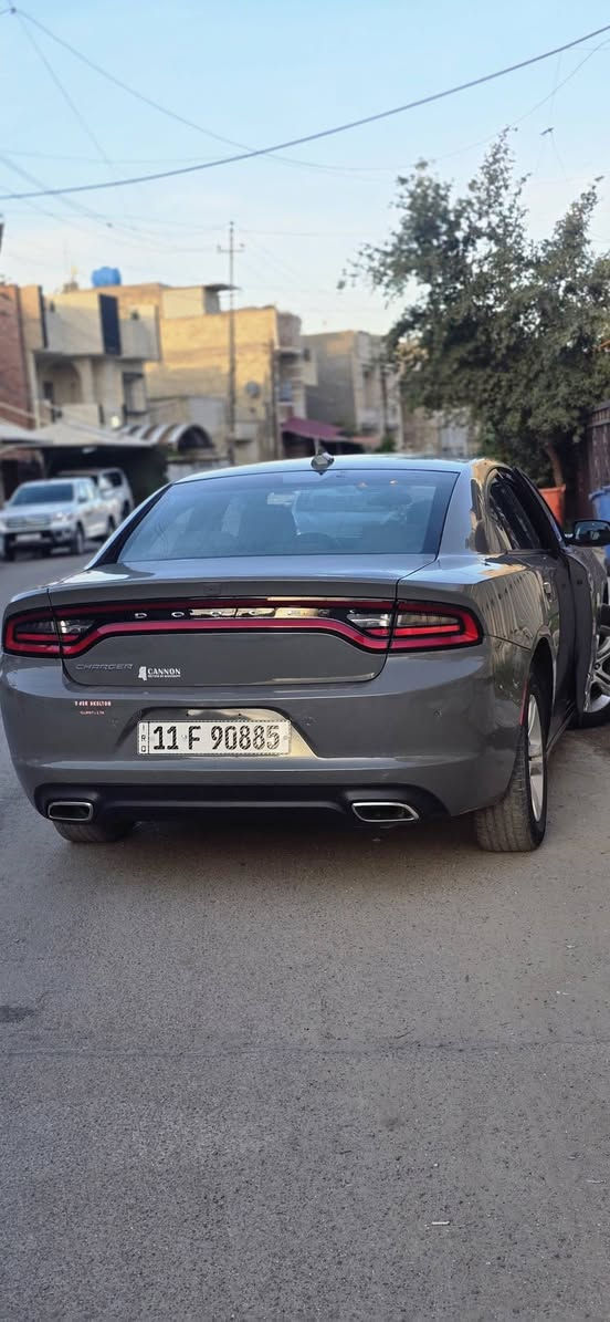 السلام عليكم جارجر 2023  SXT وارد امريكي بيها صبغ جاملخ خلفي و شبر بالداير مال جاملخ الامامي لون اسمنتي مميز كشن كهرباء السياره ماشيه 36 كيلو مو ميل و بجم كبس و رقم بغداد مكانها بغداد سبع ابكار والسعر 260 ورقه  والشراي يتصل ممتواجد على الفيس وللتواصل ***********
