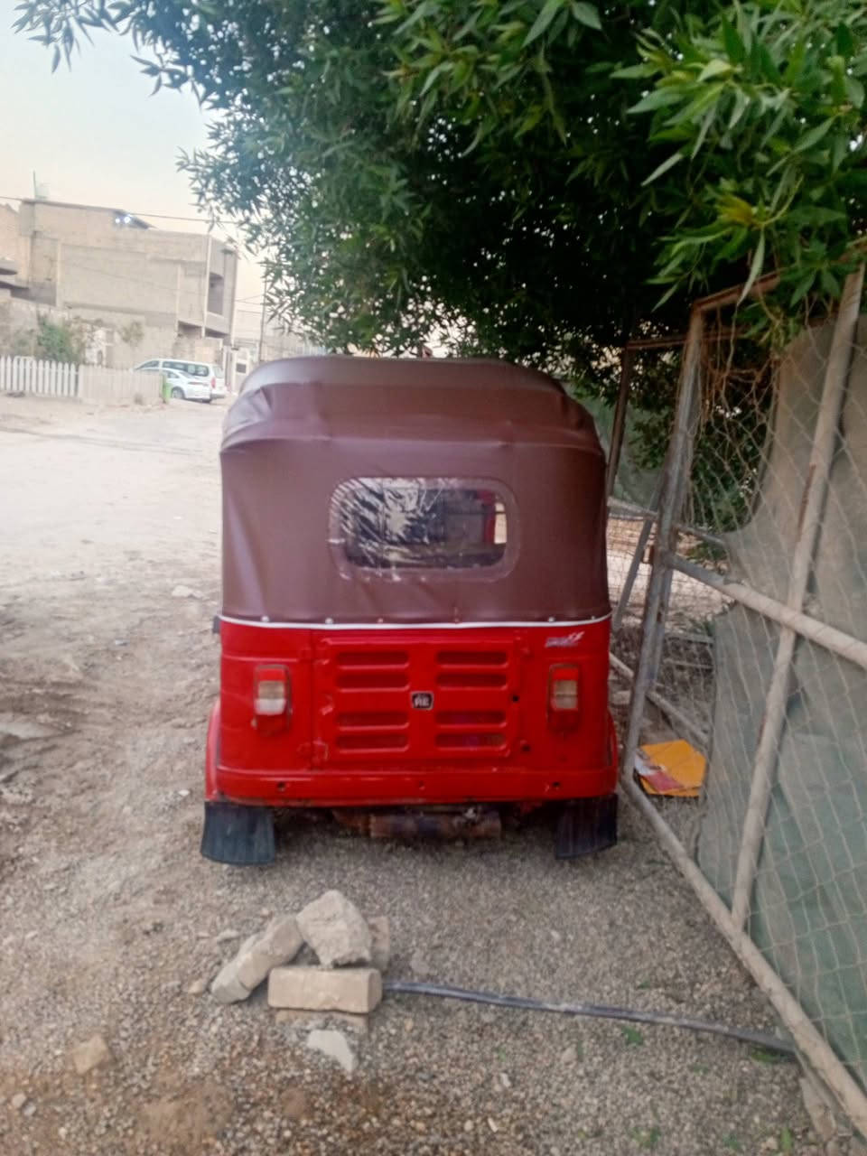 سلام عليكم تكتك للبيع موديل 2018كاملة مكملة مانقصها شي مرقمة مرقمة شرط تحويل ثاني يوم بسمي سعرها 6600وبيها مجال رقمي ***********
