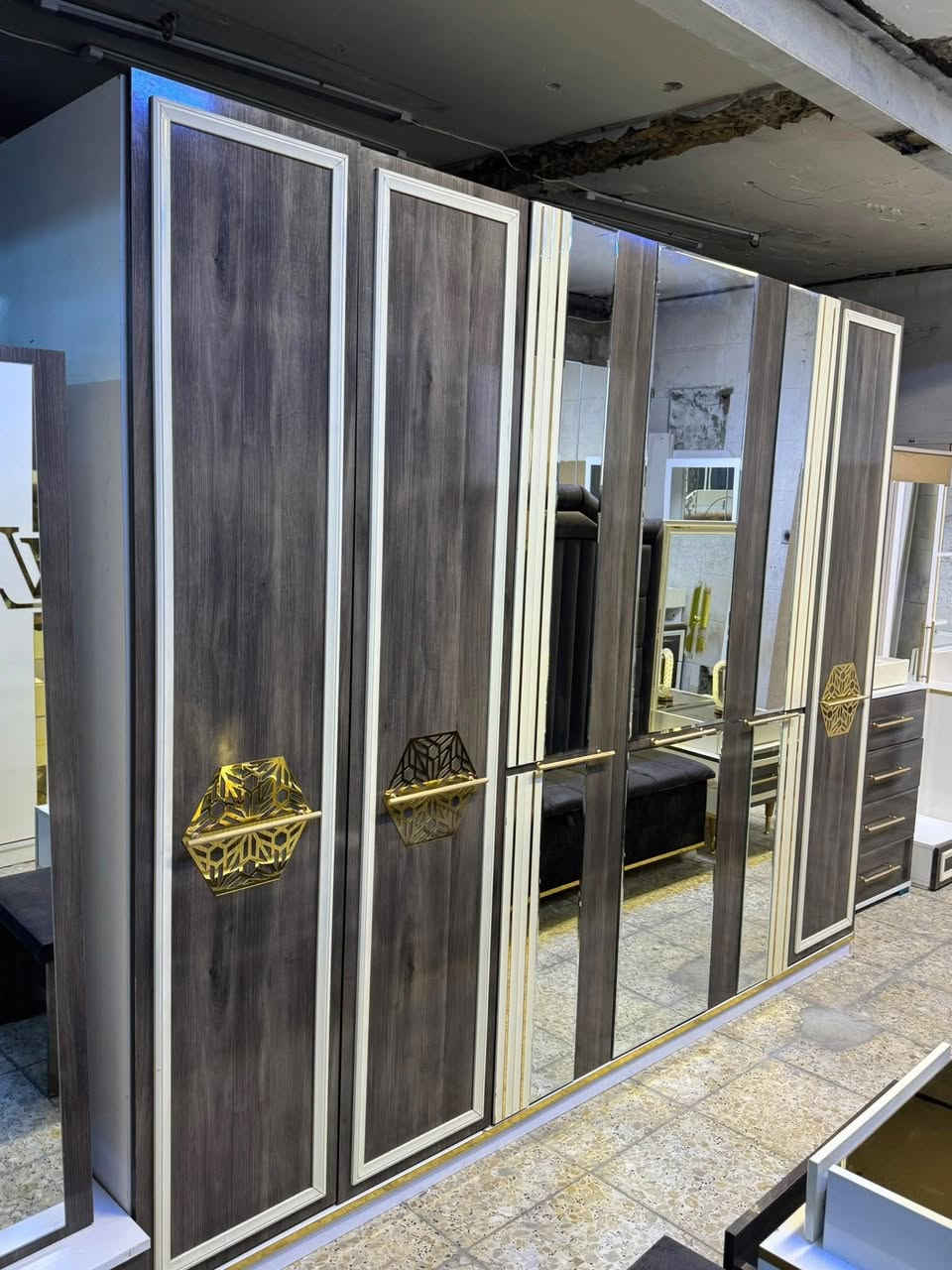 غرفه تركيه مستخدمه 9 قطع نظام ابواب صبغ حراري يدات سل ستيل 💥ظهر بلوك اصلي ثقيل والقماش وتر بروف نظافته 90/💯 والسرير مخزن جك السعر مليون و100 وبي مجال مع شد ونقل داخل بغداد مجانا
واتس اب ***********
