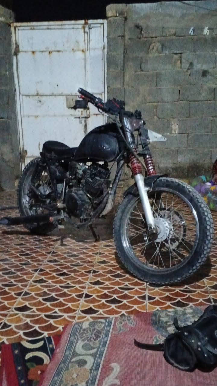 فولتي يابانية محركهة مال شاينگ 23 الدراجة مابيهة شي تشتغل وتمشي مراوس بفراشة بماكس اي شي سعرهة 150 عوزهة شوية ترتيبات مكاني ديوانية مركز وهذا رقمي للشراي ***********
