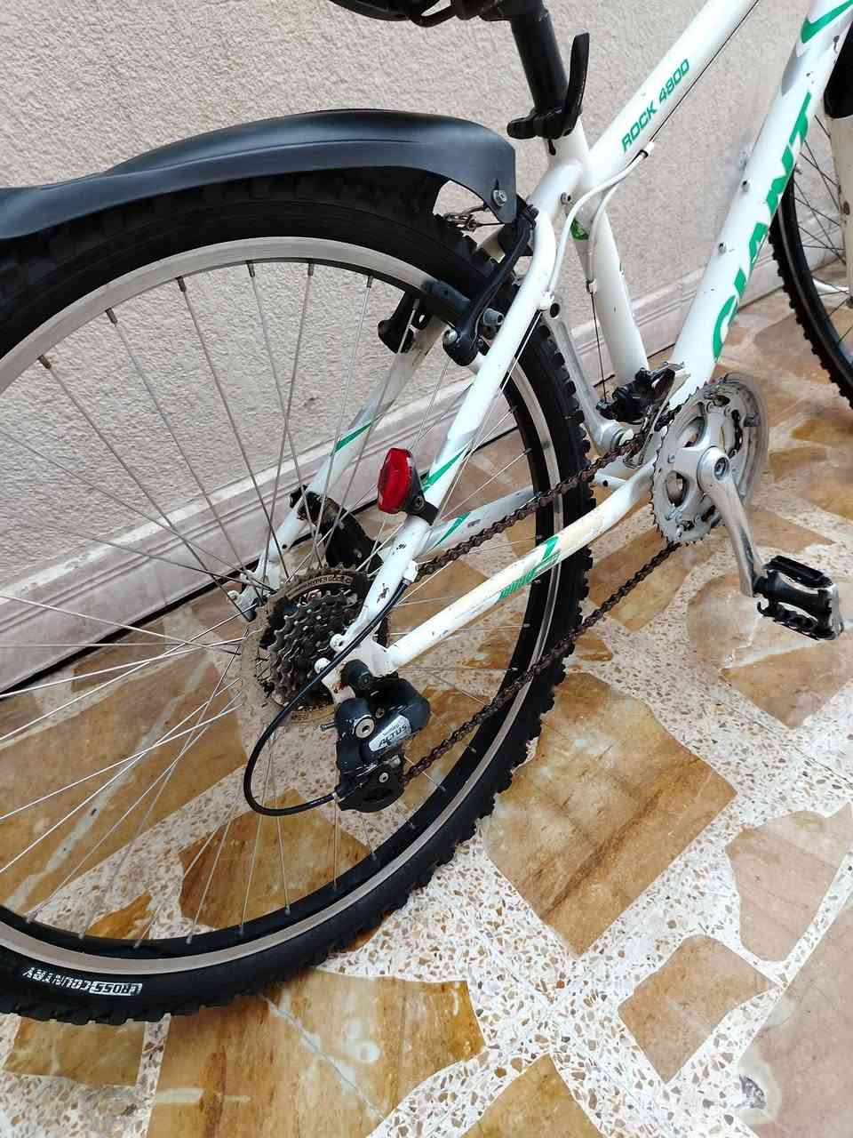 السلام عليكم بايسكل للبيع نوع جينت كلو شغال مابي واله عطل سعر ادفع سعر عجبني ابيع خاص


**إذا كنت صاحب هذا الإعلان وتريد حذفه لأي سبب، رجاءا أرسل رسالة إلى الدعم الفني**