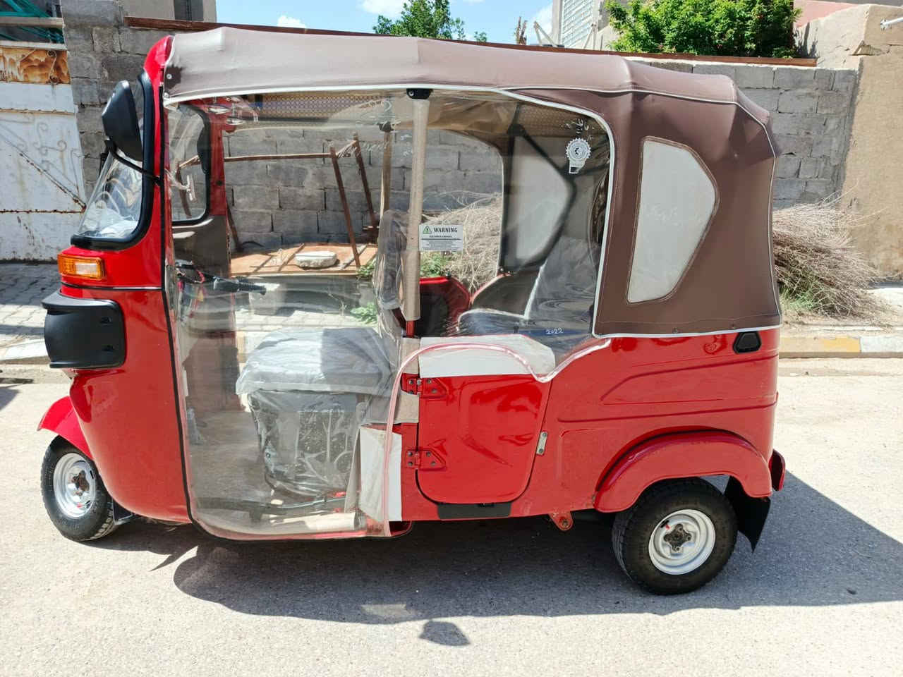 السلام عليكم 
تكتك للبيع  22 شهر 11 رقم وسنويه واسط محرك كفاله ولكشر نضيف 
***********
