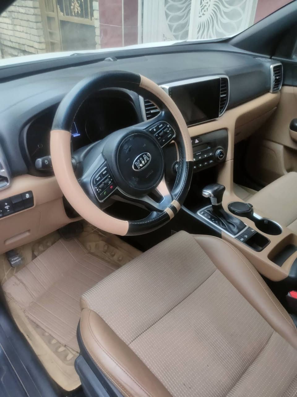 سبورتج خليجي موديل ٢٠١٩ مكينه كير مكفوله السياره ماشيه ٦٦ خاليه من الصبغ والتبديل عدى بارد مؤشر بالصوره مكان السياره بغداد السعر ١٨٤ رقم التلفون ***********
