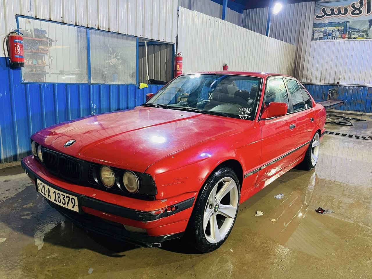 سلام عليكم 
بيئم 520 مكينه كبس مصبوغه عام سنويه لحد 28رقم سليمانيه شرط تحويل. بيها طخه ب جامرلغ الخلفي موديل 1990 كير عادي تخم تايرات جديده السعر 45 
عنوان بغداد دوره البوعيثه
اتصال ***********
