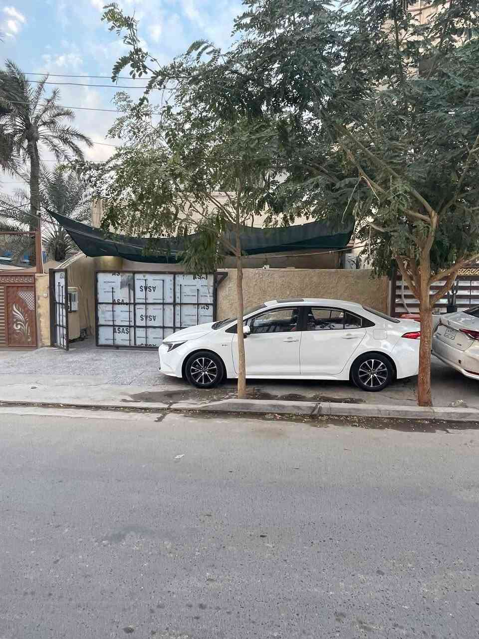 للبيع في السيدية الاقتصادين✨

خلف شارع 40 الاطفاء📍

دار كلاسك  نضيف سند مستقل 🏠

المساحة 190 متر واجهة 8 ونص متر❇️

شارع 15 متر رصيف 4 متر ✅

 يتكون  العقار

مطبخ واستقبال + حولي

4 نوم + 2 خدمات +

للاستفسار 
***********
