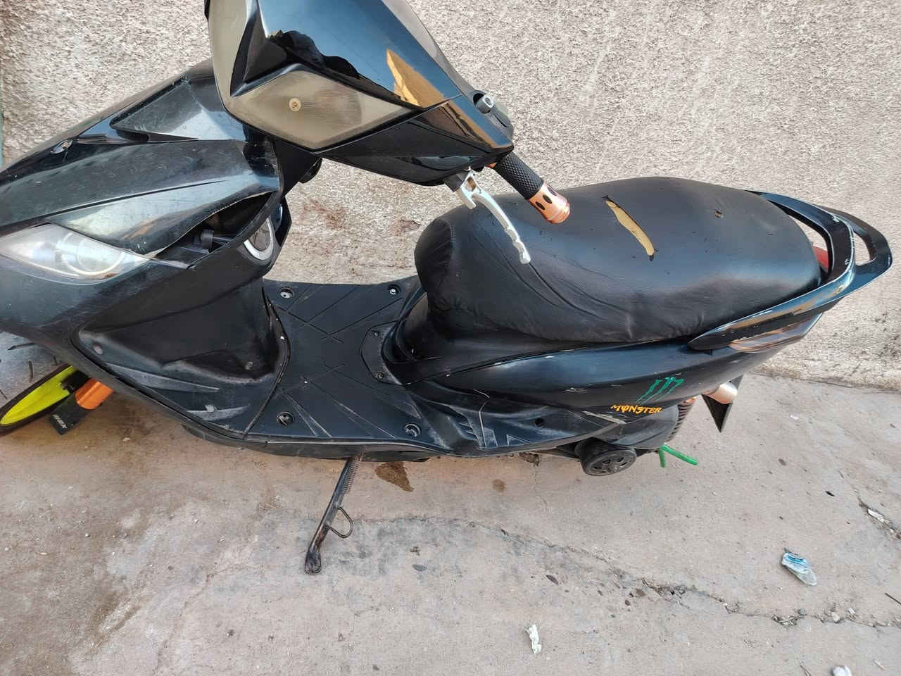 سلام عليكم
ماكس ثعلب 140للبيع

دراجه محرك ناعم شلعه

كلجات نضيفه

لايت زنون

محرك اخرس

يحتاجله فقط ادامه بصيطه

ونقص براغي مال قبغ كلجات مثل مموضح بلصوره

المكان هياكل الغزاليه
الرقم
***********
