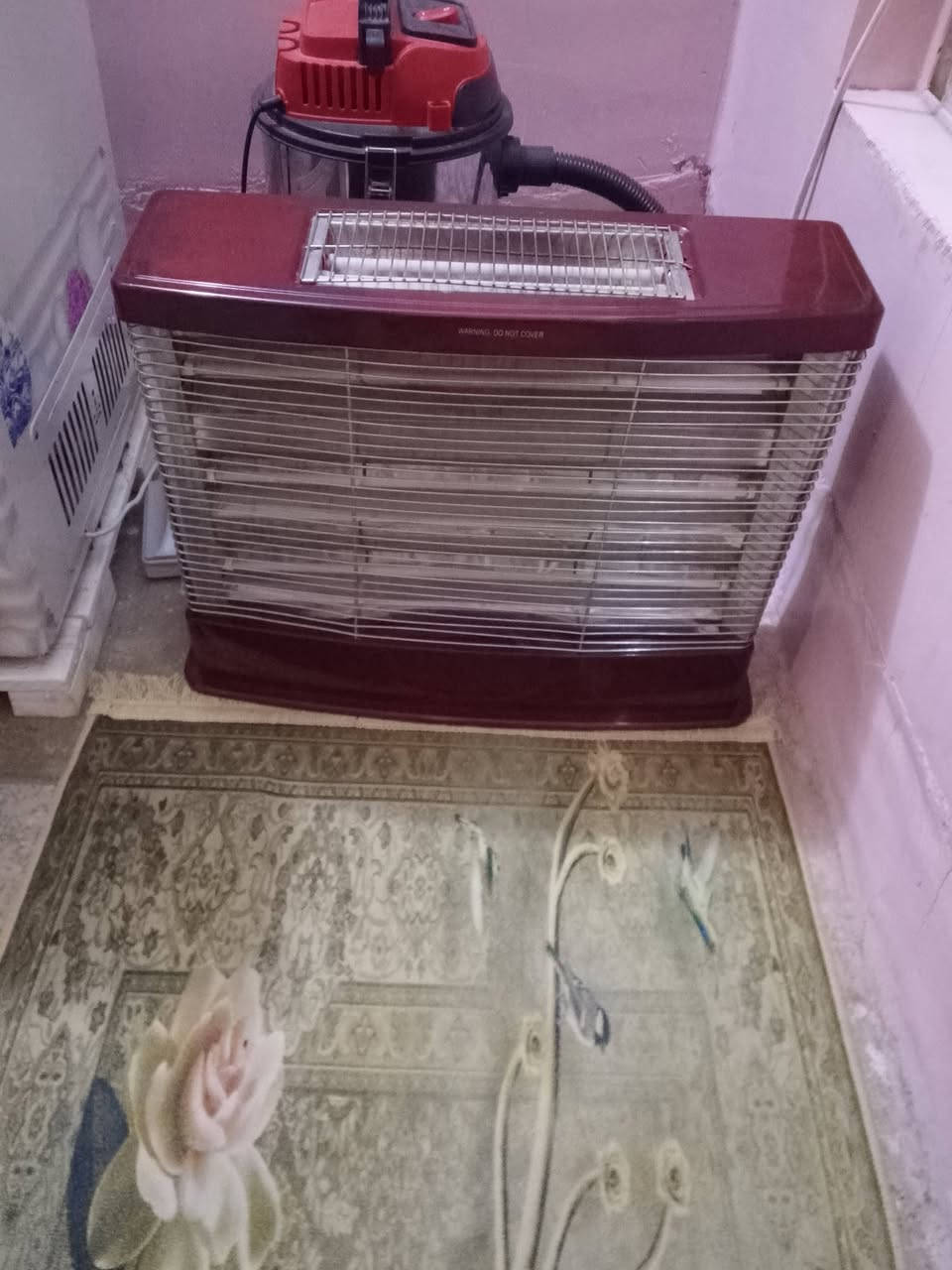 غراض بيت جديده ونضيفه وياهن تنور غاز ارضي وميز مبرده وزوالي و 12مخده كله جديد مثل ما موضح بصور ‏‪***********‬‏للستفسار اتصلوا على الرقم
