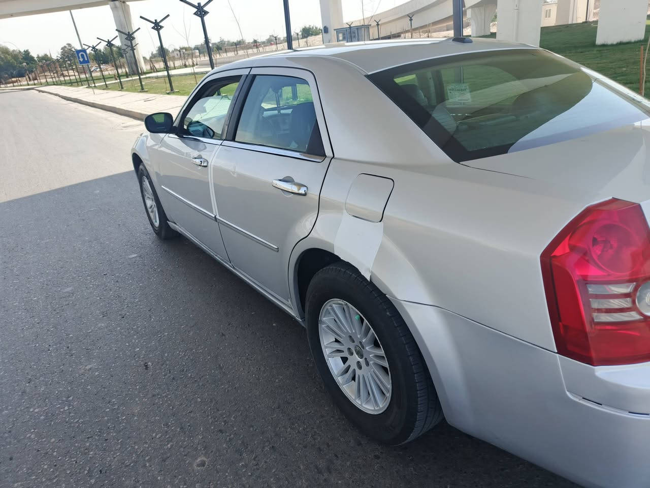 السلام عليكم وبامه 2010 سياره مكفوله من الظربه مبدل جاملق مامي وجاملق موجود وياه سياره تبريد تدفه تخم تاير تحوي مباشر 117قفل***********
