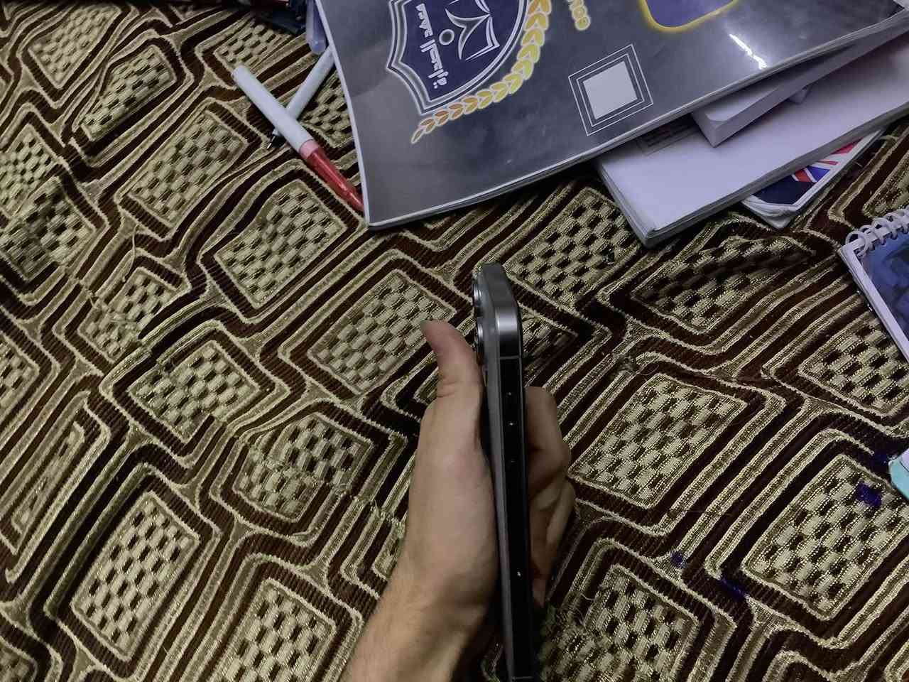 15 برو ماكس (ماكس)
نموذج Za  امريكي ارقى نموذج 
ذاكرة256
بطاريه 86 قطارة مال شحن  شحنة 100 اطول يومين يمك
نضافة95 بل100
 الجهاز شاشته  وكعتة وطك   اشوية حبر من الصفحة  تخلي وضع داكن ما يبين ابد رحت فحصتة وفتح الشاشه الحبر ما يمشي حتى بل وكعة وحق الله  هاي صارلي 7شهر استعملة  ابد ما اكو نقطه اختلاف بل شاشه ومكانها يلمس  ما تشتري  لا تكسر بب سعر  وكيبلة الصلب موجود التليفون. جديد  موقع موصل قرب جسر الرابع رقم ***********
