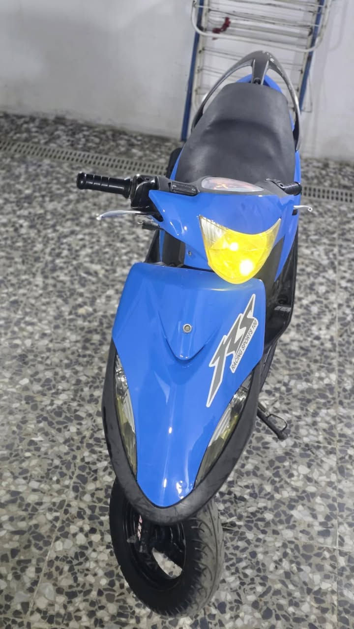 دراجه ماكس عدله مكفوله كفاله عامه واكفلك من كلشي مكينه بلاديه خرسه وكلاجت بلاديه دراجه خير من الله وجيب فيتر وافحص العنوان// بغداد البلديات 
السعر 650 بيه مجال موجود خاص ماسنجر


**إذا كنت صاحب هذا الإعلان وتريد حذفه لأي سبب، رجاءا أرسل رسالة إلى الدعم الفني**