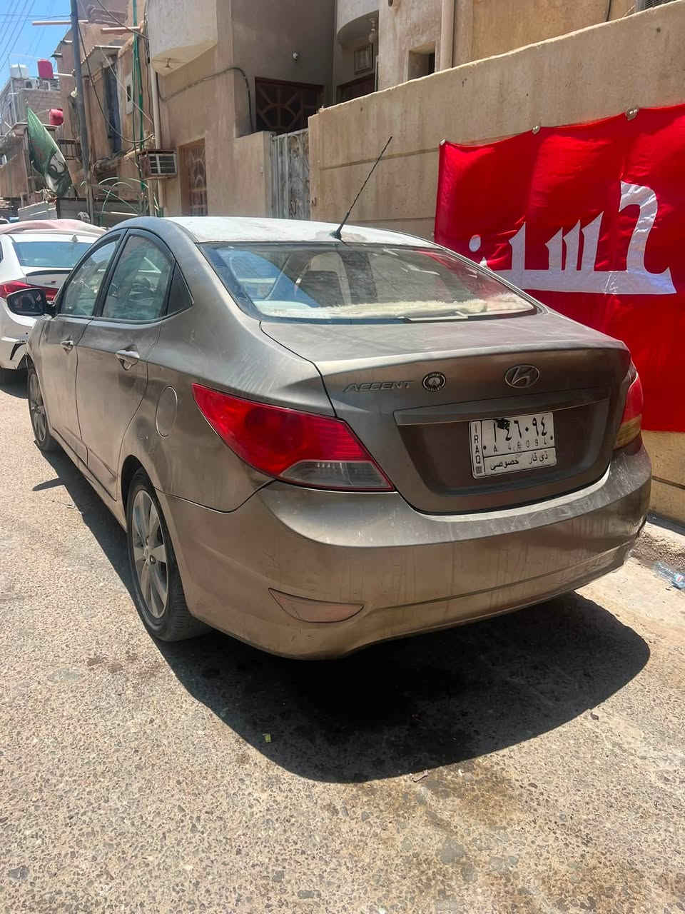 سيارة اكسنت موديل ١٥ بأسمي محرك ١٤٠٠ كير مبدل جديد صار شهرين مصبوغه عام السيارة سعرها ٦٥ 
للاستفسار ***********
