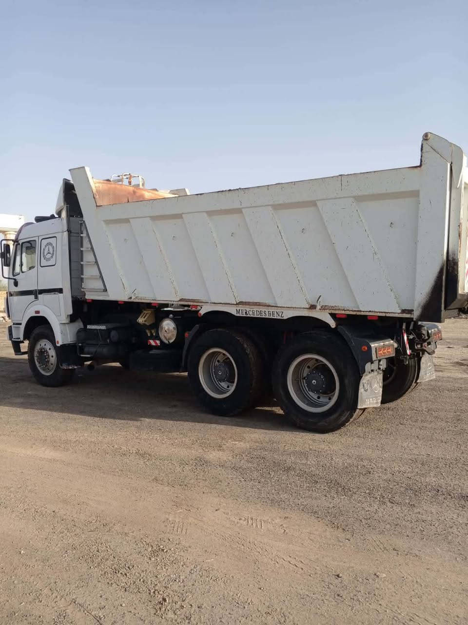 لبي للبيع حجم44 مجموعه جيف مطوله تحمل3لوحات جاهزه لشغل في معارض عالم السيارات علا طريق الفلوجه رقم صاحب المعرض شراي يتصل***********
