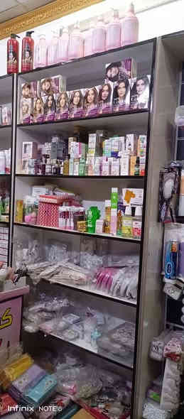 بيع رفوف مع منتجات تخفيضات عدم التفرغ 
رفوف ارتفاع مترين عرض متر وذاخل 30سم 
رف الواحد 115 الف باقي 10 رفوف إذا كلها يختلف السعر مع المواد للاستفسار ***********
