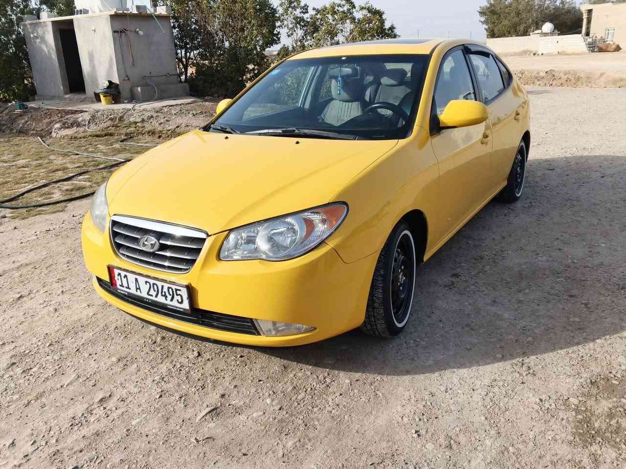 السلام عليكم. الانترا المقدس 2010 وارد امريكي السياره ليبل واحد ماعدا قبق الجنطة وبيها طخه بلجاملغ الامامي الايسر ومصلح ع البارد محركها خير من الله وكير وتبريد وتدفئه مكفولات صدرها خير من الله هيئه مصفره ارقام انكليزي رقمها بغداد والسيارة بأسمي مكاني بغداد.السعر 100وبيها مجال جدآ بسيط  للأتصال *********** بي واتساب
