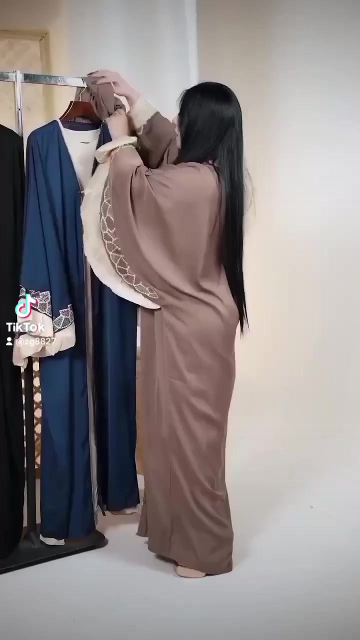 بسم الله الرحمن الرحيم 

اللهم صل وسلم على نبينا محمد وآل محمد 

عباية  + بينصل + شال

 خامة اوركينرا مع شغل يدوي راقي جدا شرط الفحص 

فري سايز تلبس من 38 الى 48


**إذا كنت صاحب هذا الإعلان وتريد حذفه لأي سبب، رجاءا أرسل رسالة إلى الدعم الفني**