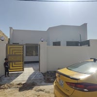 مجمع عزيز شريف • ٢٢٠م • ٣ حمامات