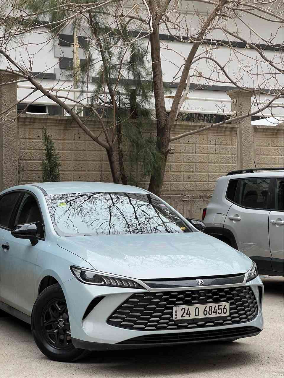 بي واي دي كين بلص 2025 لون سمنتي بدون صبغ مرقمه  سياره ماشيه 42 الف مابيها اي عيب سعرها 128 
*********** دهوك, العراق

