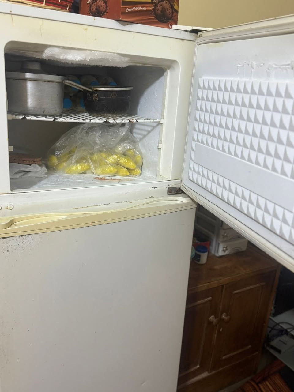 السلام عليكم ..♥️ 
ثلاجه من ماركة دايفو .. نظيفه كلش وشغاله مثل الورد للبيع بسعر مناسب ..


**إذا كنت صاحب هذا الإعلان وتريد حذفه لأي سبب، رجاءا أرسل رسالة إلى الدعم الفني**