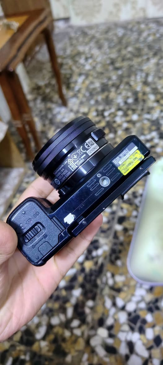 السلام عليكم كامرة سوني a6000 كامرة جدا نظيف 
الدقه :24.3   مكاني: بغداد 
الرقم:***********
