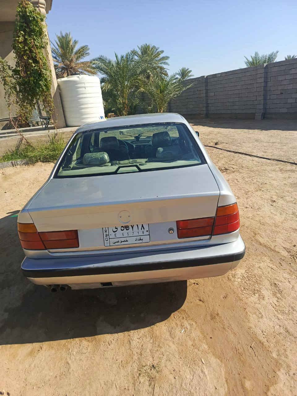 بي ام 535 موديل 1990 باسمي محرك 6 سلندر مفتوح
سنويه 2028 رقم بغداد باسمي 
السياره شغاله بس الكير واكف 
سعرها 40 وبيها مجال موبايل *********** غير متواجد على الفيس
