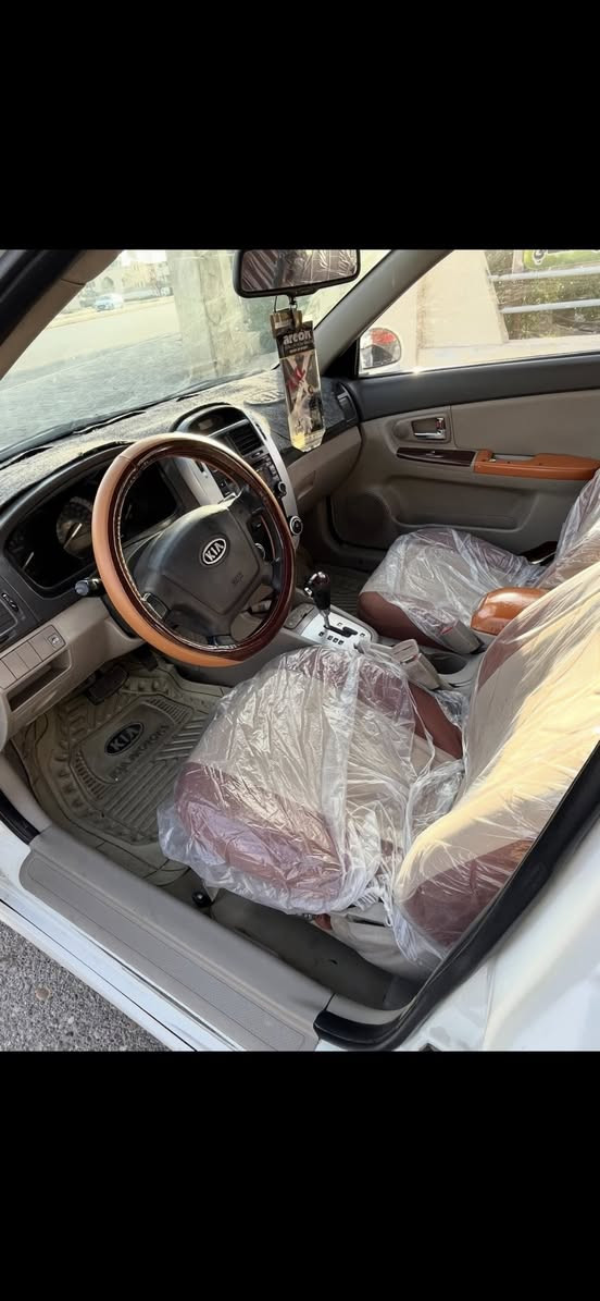 السلام عليكم 
سبكترا ٢٠٠٨ خليجي محرك ١٦٠٠ دوش جديد مال گصه رقم الانبار تحويل مباشر بيه جاملغ خلفي وبيه الداير مال الجاملغ الثاني و السونار موجود بالمنشور للبيع  و السعر ٧٧ وبيه مجال / مكاني الانبار الرمادي / ***********
