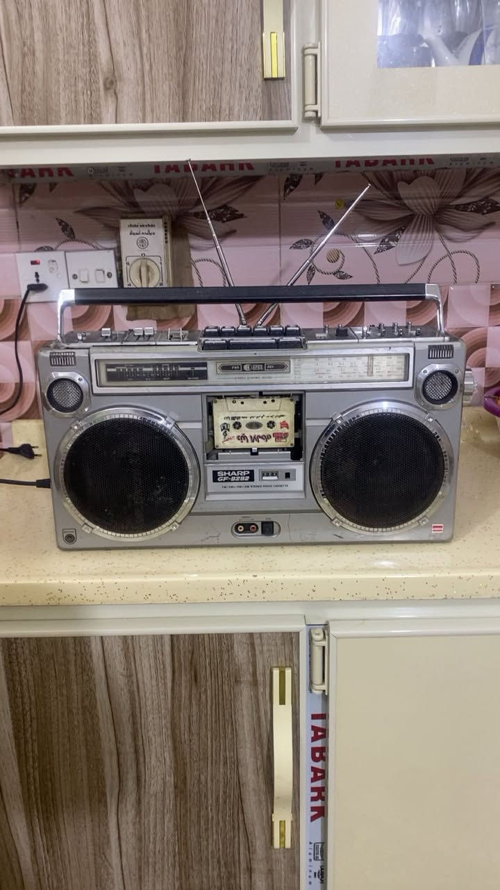 مسجل راديو اواكس شارب ياباني قديم للبيع ***********
