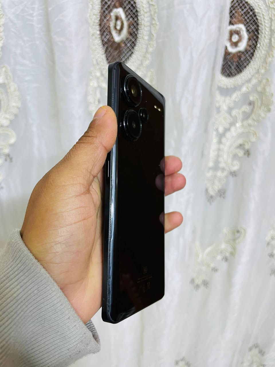 السلام عليكم ورحمة
ريدمي نوت 13برو بلس 5g 

الجهاز نضافه  ولون مميز  

1-الجهاز ضد الماي بمعيارية ip68 

2-صوت ستريو سبيكر عالي ونقي 

3-شاشه منحنيه وبحواف صغيره بدقة 1.5k

4-الكاميرا 200mpصور طبع فديو 4k مع مثبت 

5-ذاكره 512 رام 12+12 

6-معالج 7200Ultra قوي ومستقر 

7-باتري. 5000MA بقدرة شحن 120W

السعر 250
***********
